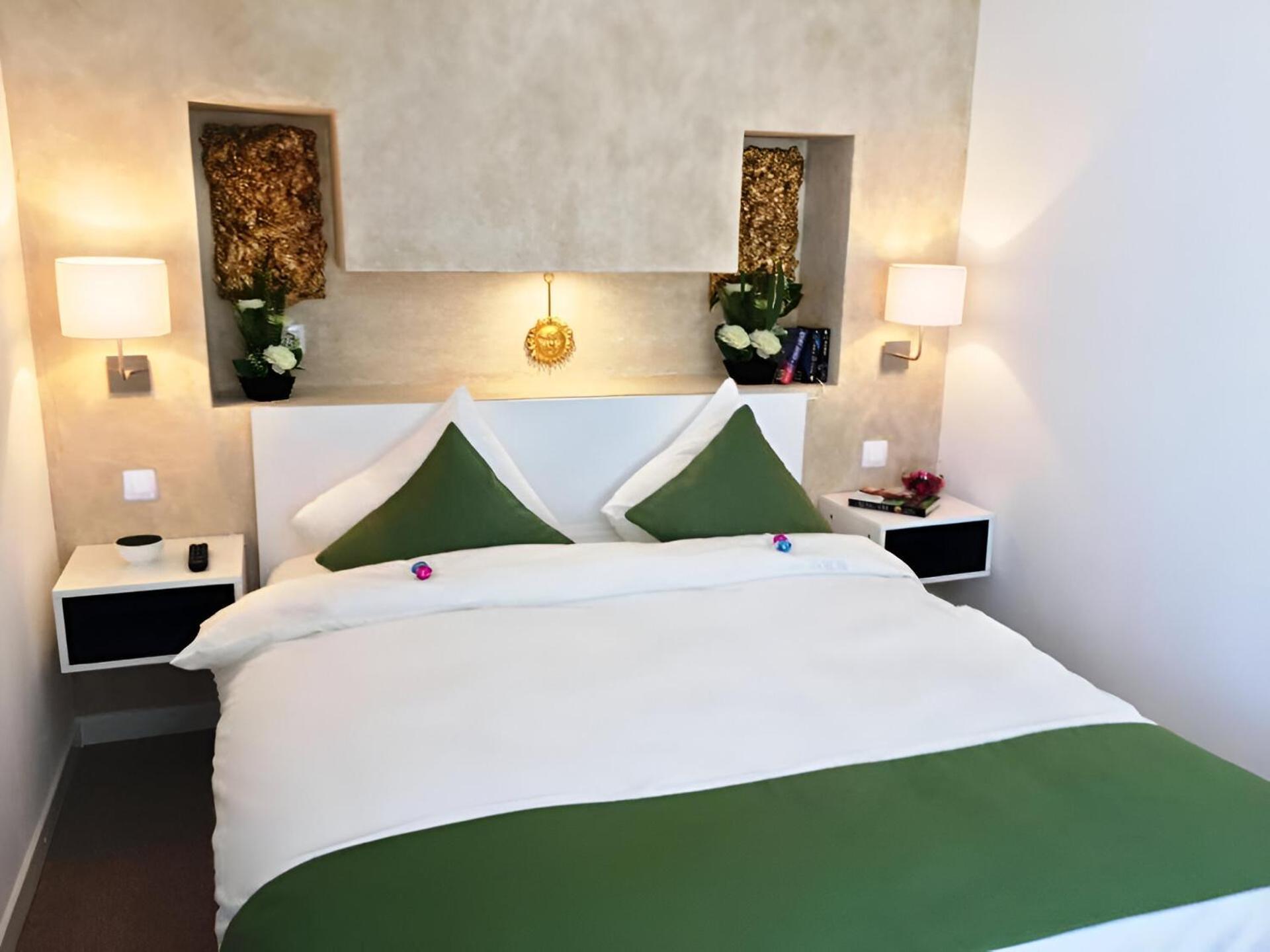 Csiki Hotel Miercurea Ciuc Buitenkant foto